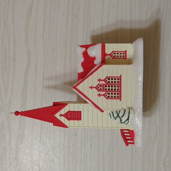 2020 "Come In And Rest" Light Up Church Christmas Tree Keepsake Ornament - Picture 3 of 7